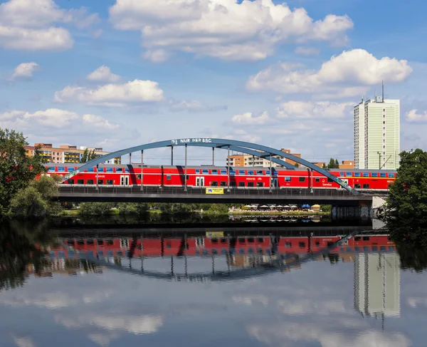 Mosty pro provoz na řekách — Stock fotografie