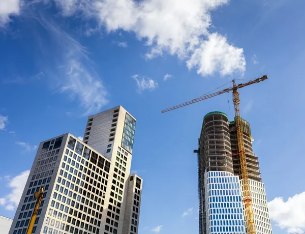 La construcción del edificio comercial Upper West en Berlín — Foto de Stock