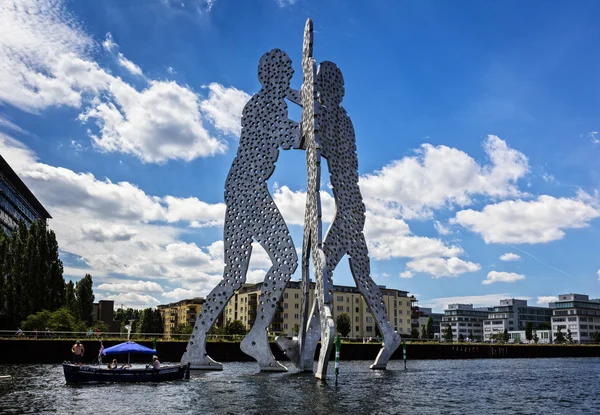 Berlin heykeli molecul bir