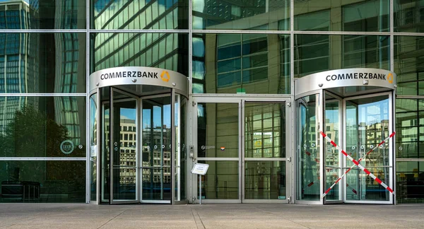 Locked Entrance Commerzbank Tower Frankfurt Corona Lockdown — Stock Photo, Image