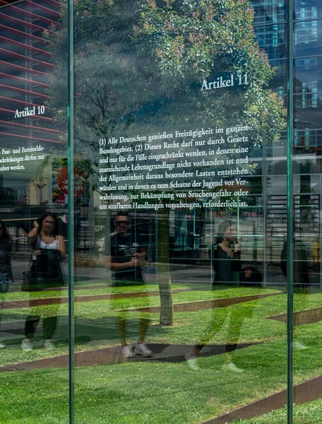 Obra Arte Grundgesetz Los Cristales Del Jakob Kaiser Haus Reichstagufer —  Fotos de Stock