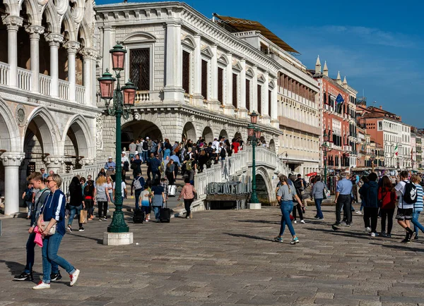 Benyomások Turisták Lagúna Város Velence Olaszországban — Stock Fotó