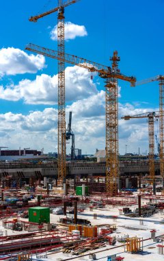 Hamburg 'daki Berseequartier ve Hafencity' de büyük bir inşaat alanı.