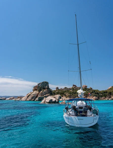 Ships Boats Turquoise Blue Sea Coast Sardinia Italy — Stock Photo, Image