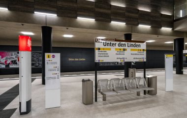 Berlin 'in yeni inşa edilen 5. hattındaki Linden metro istasyonuna kadar.