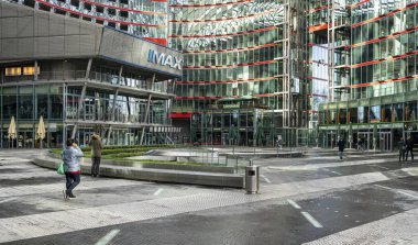 Potsdamer Platz ve Corona krizi ve tecrit süresince Sony Center civarında.