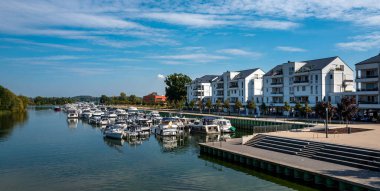 Almanya 'nın Brandenburg eyaletinde Werder der der Havel ilçesine bağlı bir yerleşim yeri.