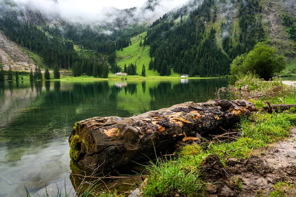 Die Landschaft Vilsalpsee Tirol Bei Regenwetter Und Nebel Mit Wolken — Stockfoto