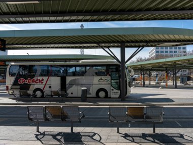 Berlin 'deki radyo istasyonunun yenilenmiş otobüs durağı.