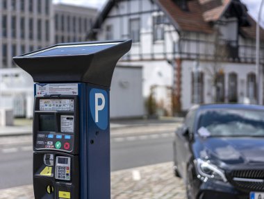 Alman karayolu trafiğinde elektrik ve şarj istasyonları