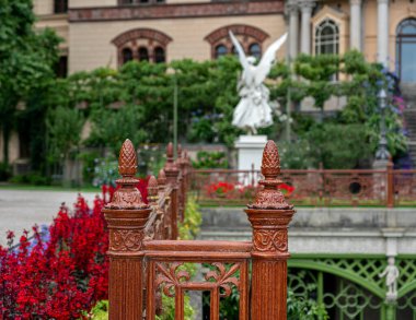 Schwerin Şatosu Mecklenburg Vorpommern eyalet parlamentosunun ve Schwerin, Mecklenburg Vorpommern, Almanya 'daki katedralin merkezi.