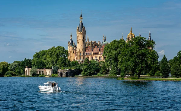 Castillo Schwerin Con Sede Del Parlamento Estatal Mecklemburgo Vorpommern Catedral —  Fotos de Stock