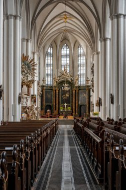 Berlin Mitte, Almanya 'daki Alexanderplatz' daki Sankt Marienkirche.