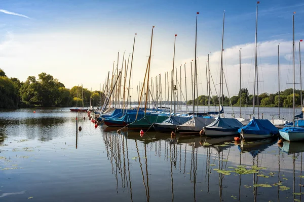 Hamburg Daki Alster Küçük Yelkenli Tekneleri — Stok fotoğraf