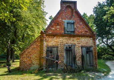 tuğla bir çiftlikte döken