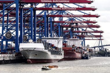 Hamburg Limanı 'ndaki konteyner terminali.