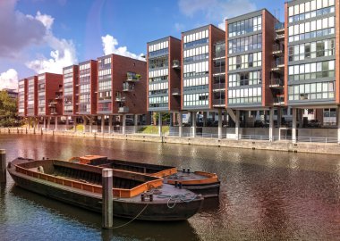 Hamburg şehir merkezindeki Schaartor özellikleri