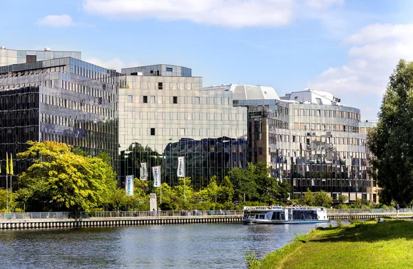 Edificios de oficinas en el Spreebogen de Berlín — Foto de Stock