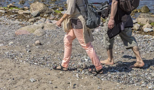 Walk on pebble beach — Stock Photo, Image