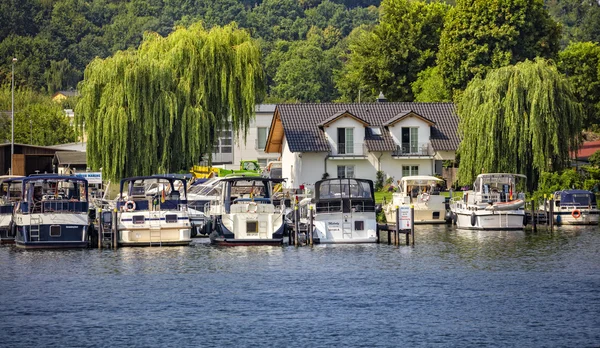 Paisaje fluvial en Alemania — Foto de Stock