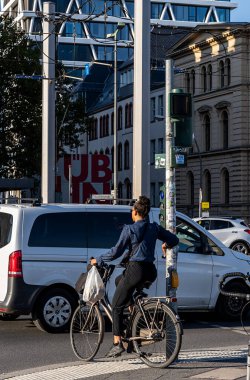 Berlin karayolu trafiği, Invalidenstrae, Chausseestrae, Berlin, Almanya