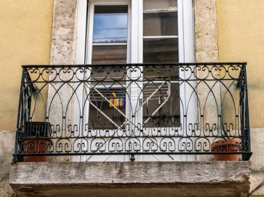 Eski Lizbon, Portekiz 'deki kentsel yapı, tarihi mimari, tramvay rayları, küçük sokaklar ve perakende mağazaları