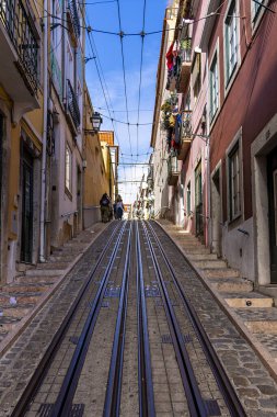 Eski Lizbon, Portekiz 'deki kentsel yapı, tarihi mimari, tramvay rayları, küçük sokaklar ve perakende mağazaları