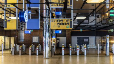 Amsterdam Merkez İstasyonu, Hollanda