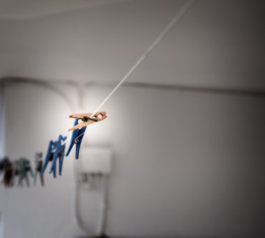 Tasma asılı clothespins dönüştürün