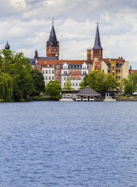 Utsikt över tornet på rådhuset i Berlin — Stockfoto