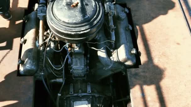 Diesel Motor op boot — Stockvideo