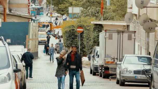 Istanbul, Türkiye - Ordu Caddesi Street Sultanahmet semtinde — Stok video