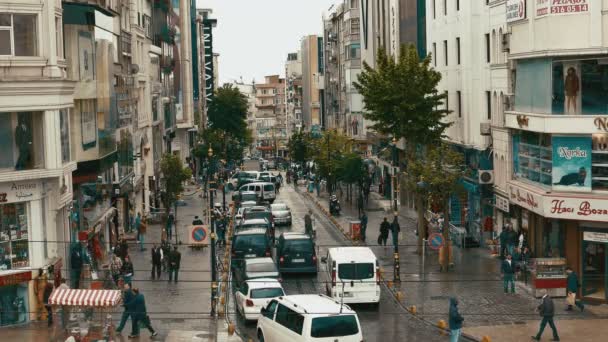 Istanbul, Türkiye - Ordu Caddesi Street Sultanahmet semtinde — Stok video