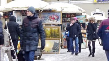 Onların resimleri satan sanatçılar