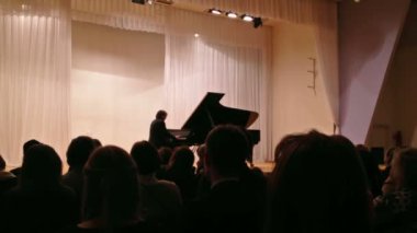 Chopin'in nocturn Vladimir Mishchouk gerçekleştirir