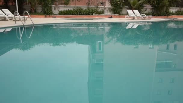 Still surface of water in swimming pool — Stock Video