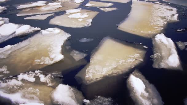 Lago Onego e gelo à deriva no dia de inverno — Vídeo de Stock