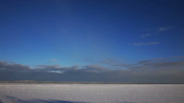 Port på frusna Onega sjön — Stockvideo