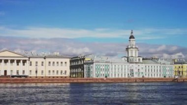 Neva Nehri quay Kunstkamera uzaklık ile