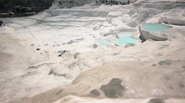 Panoramik manzaralı bir antik amfitiyatro