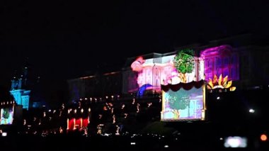 Peterhof Sarayı üzerinde 3D projeksiyon