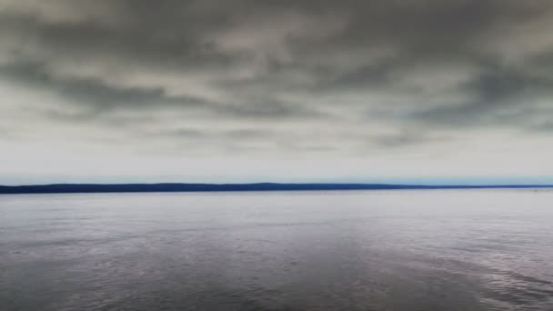 Vue sur la mer à Horizon par temps orageux 