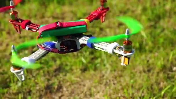 Flight of quadcopter, slow motion — Stock Video