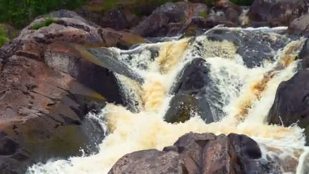 Ahinkoski wasserfall in westkarelien, russland — Stockvideo