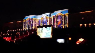 3D projeksiyon eşleme çeşmeler sarayda Peterhof haritasında göster: