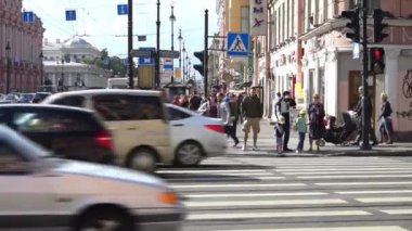 Fontanka Nehri, St. Petersburg köprüden Anichkov gün trafik