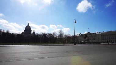 Senato Meydanı, Saint Petersburg taşıma arabaları
