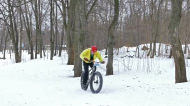 Kış dağ bisikleti yarışı Hyperborea Snow Fest Petrozavodsk, Rusya