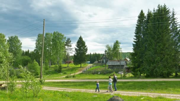 Pueblo ruso de Karelian Paisaje de Kojvuselga — Vídeo de stock