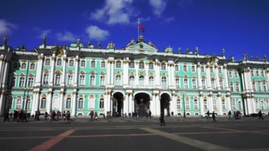 St.Petersburg binada Hermitage Müzesi (Kış Sarayı)